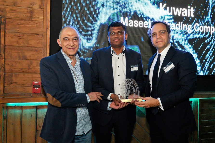 Al Mulla Motors wins Best Customer Service Award at Daimler Commercial ...