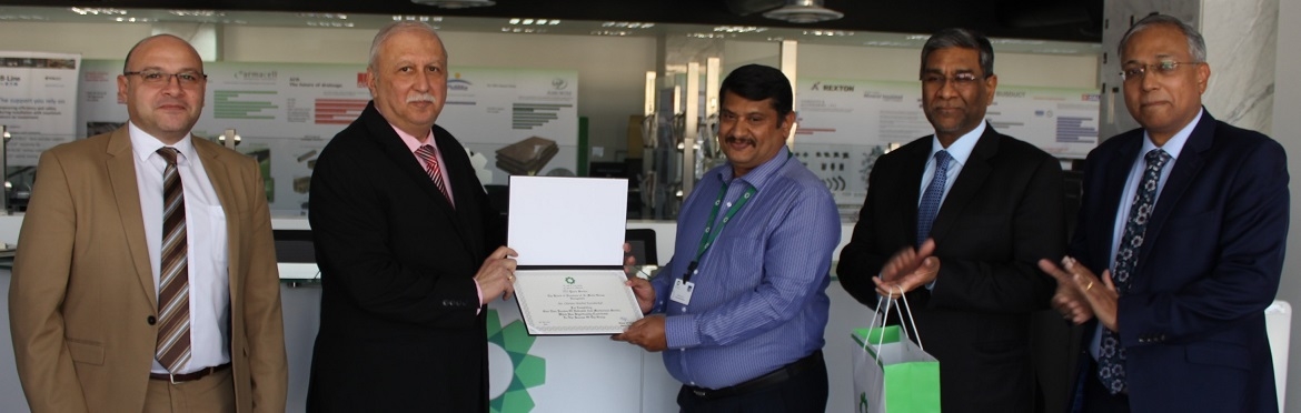 Al Mulla Engineering Products Honors a Loyal Employee for 20 Years of Service with Al Mulla Group